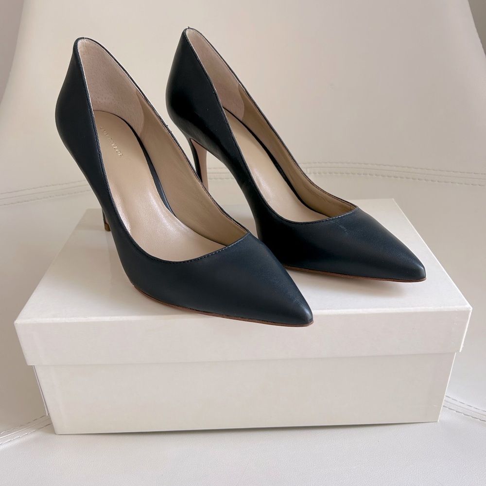 Ann Taylor Mila navy blue leather high heels size 8